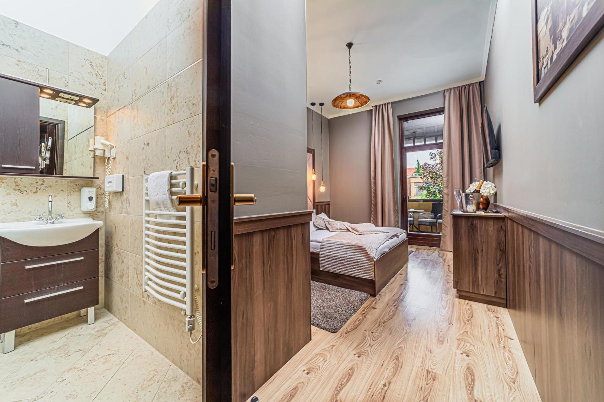Komlo Hotel 久洛 外观 照片