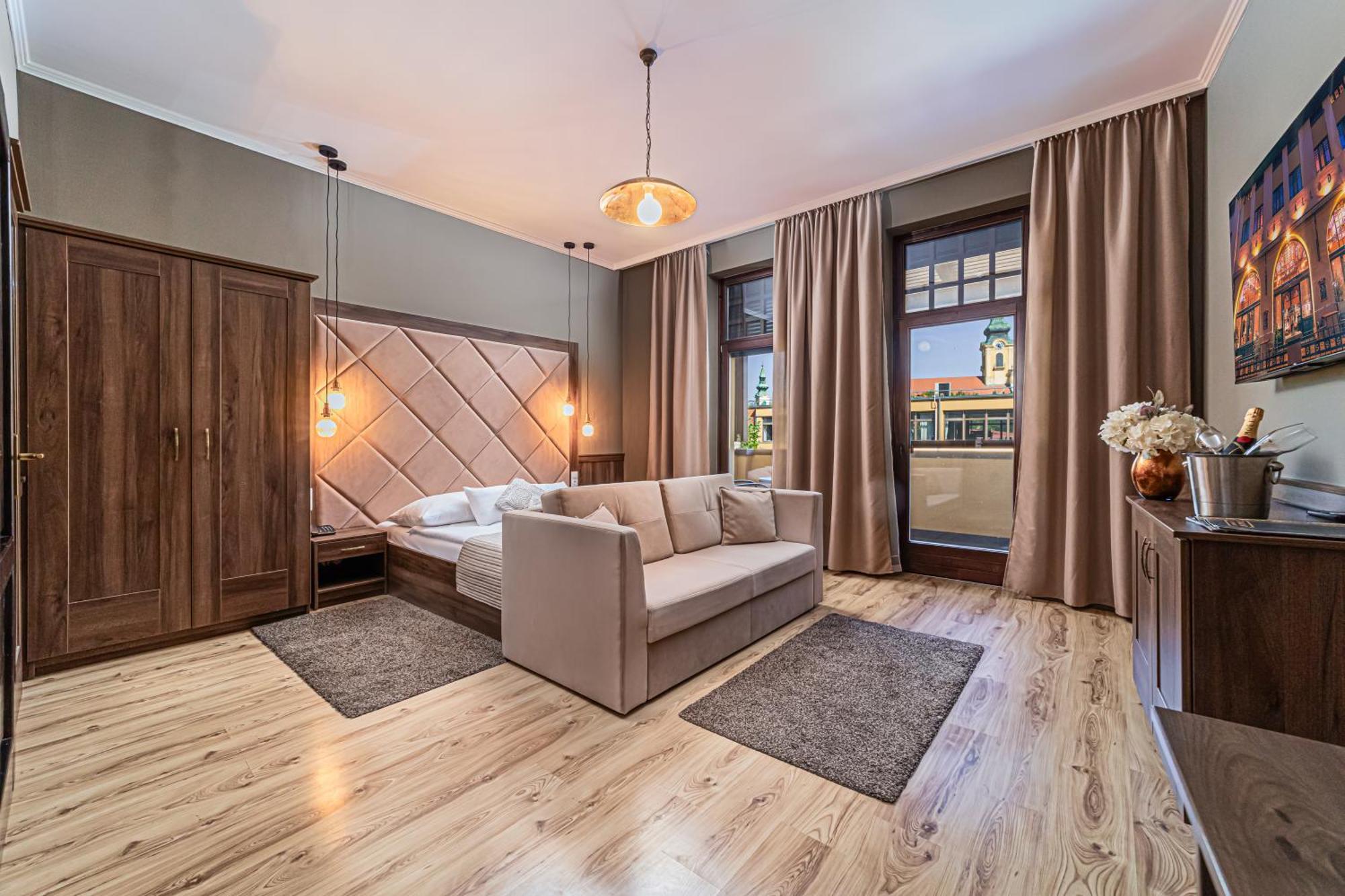Komlo Hotel 久洛 外观 照片